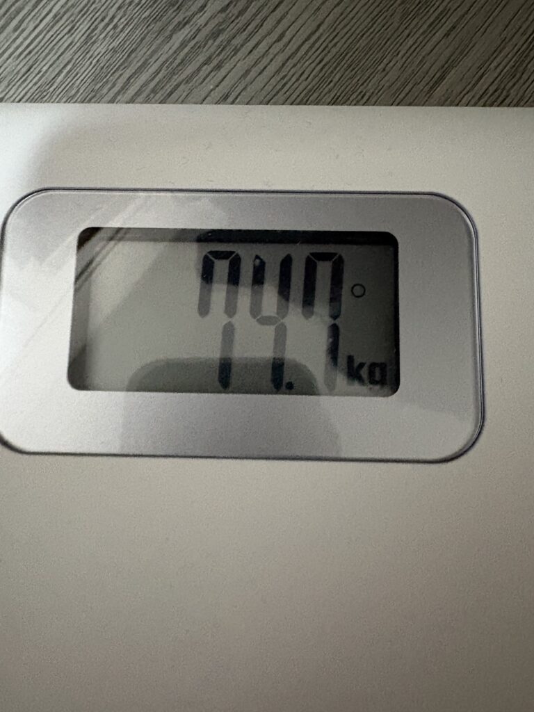 体重計74.7kg