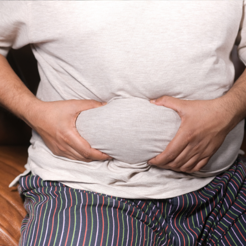 お腹周りの脂肪を掴む